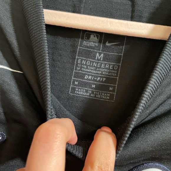 Nike Yankees MLB Pregame Performance Pullover - Picture 5 of 5